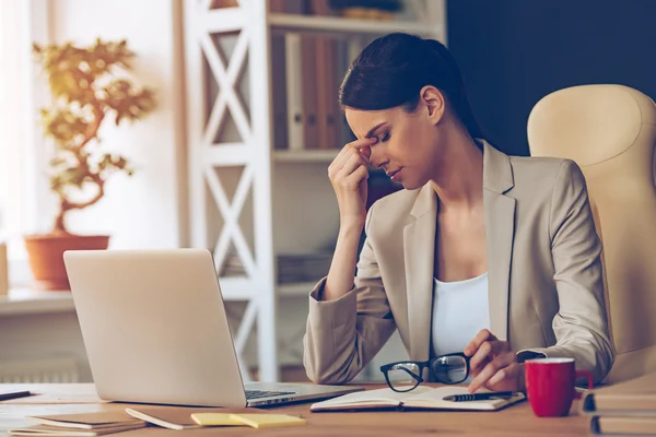 Beautiful businesswoman in glasses — Stock Photo, Image