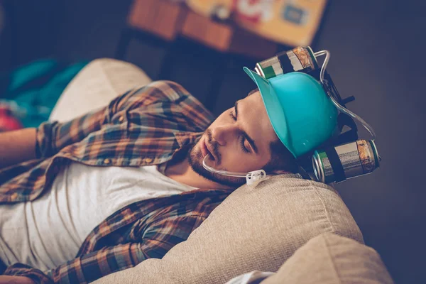 Hombre guapo con resaca —  Fotos de Stock