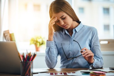 genç kadın yorgun arıyorsunuz