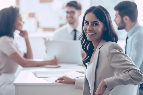 Beautiful cheerful businesswoman — Stock Photo, Image