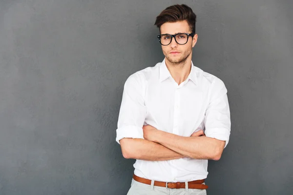 Handsome man keeping arms crossed — Stock Photo, Image