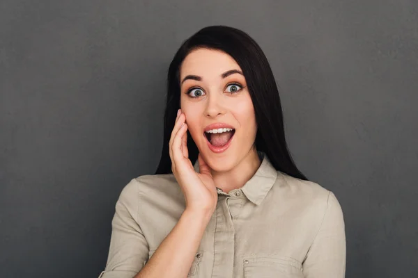 Surprised young woman — Stock Photo, Image