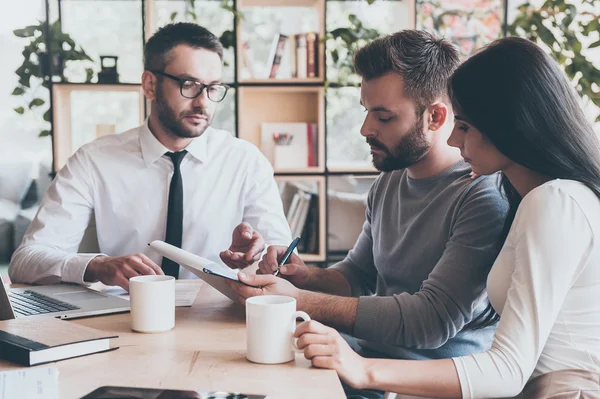 Çift için bir danışman konuşuyor