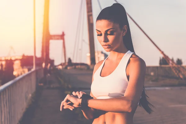 Mulher pronta para correr — Fotografia de Stock