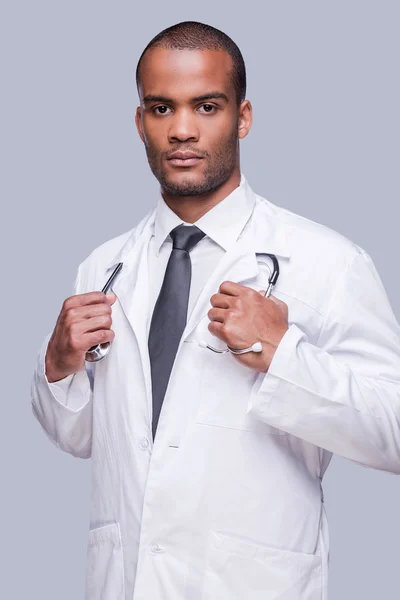 Confident African doctor — Stock Photo, Image