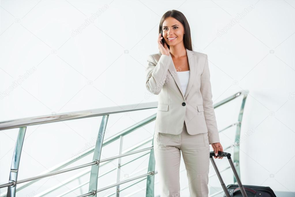 Businesswoman talking on the mobile phone