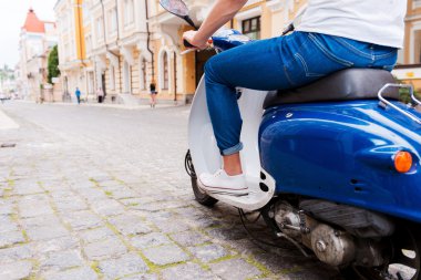 Yeni scooter sürme