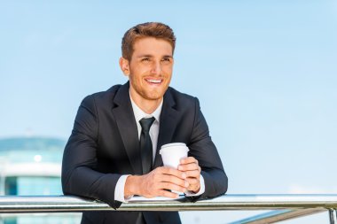 kahve ile rahatlatıcı.