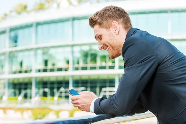 Typing business message. — Stock Photo, Image