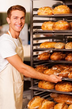 Baker alarak taze ekmek