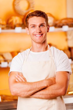 Kendine güvenen baker