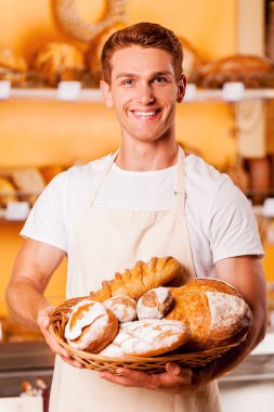 adam ve pişmiş ürünler