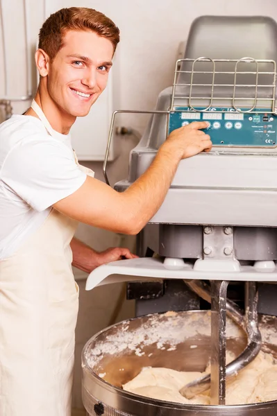 Preparazione dell'impasto per la pasticceria — Foto Stock