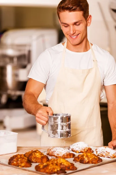 Färska bakade croissanter — Stockfoto