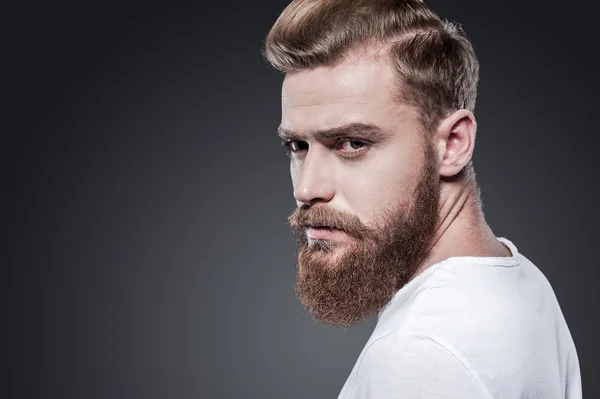 Jovem barbudo homem — Fotografia de Stock