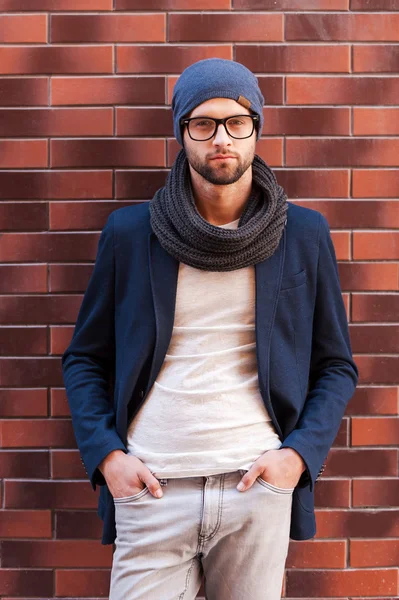 Confident handsome man in smart casual wear — Stock Photo, Image