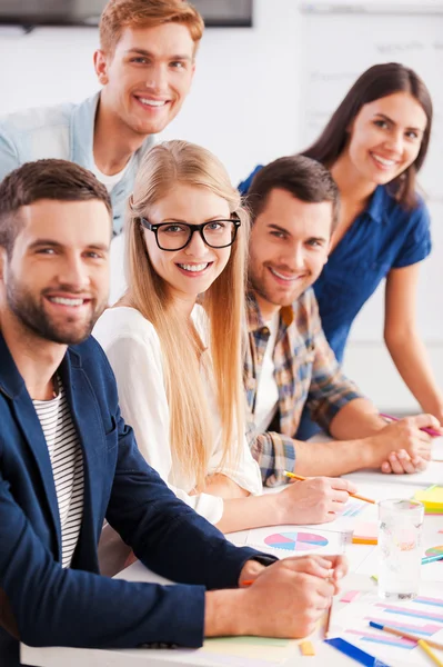 Equipe bem sucedida e criativa . — Fotografia de Stock