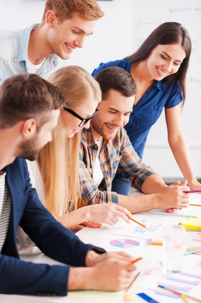 Gente alegre de negocios — Foto de Stock