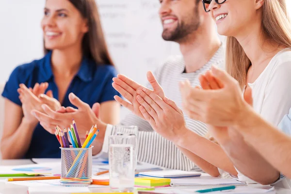Happy business people applauding — Stock Photo, Image