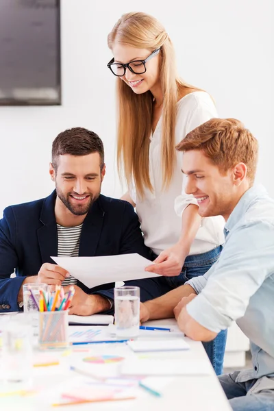 Üç emin iş adamları