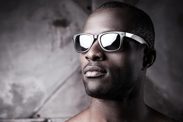 African man in sunglasses — Stock Photo, Image