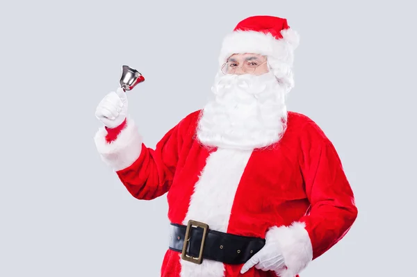 Άγιος Βασίλης που χτυπά ένα κουδούνι — Φωτογραφία Αρχείου