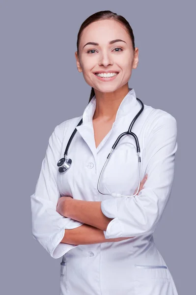 Fiducioso medico femminile — Foto Stock