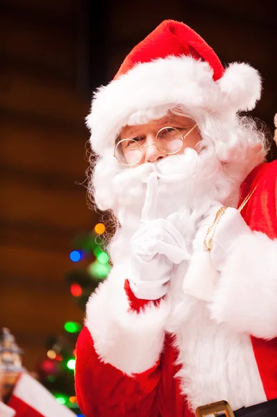 Papai Noel gesto sinal de silêncio — Fotografia de Stock