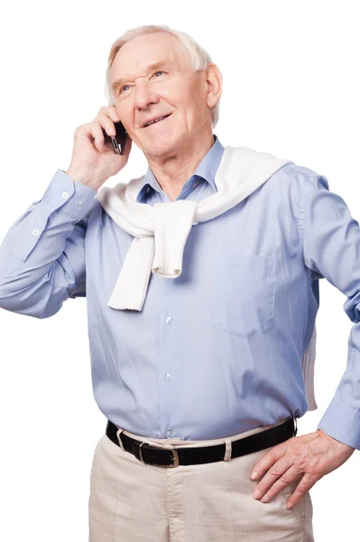 Senior telefoniert mit Handy — Stockfoto