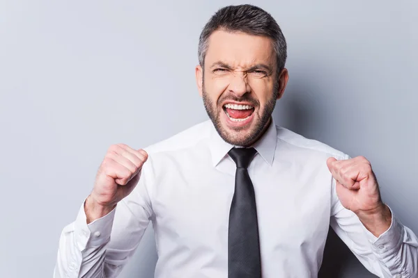 Felice uomo maturo in camicia e cravatta — Foto Stock