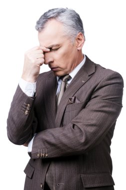 resmi kıyafeti sinirli olgun adam