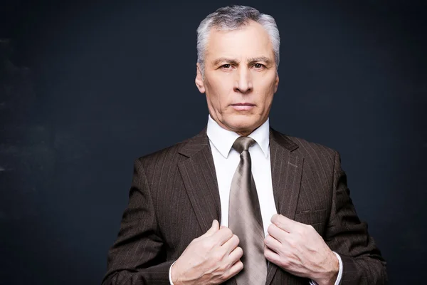 Confident senior man in formalwear — Stock Photo, Image