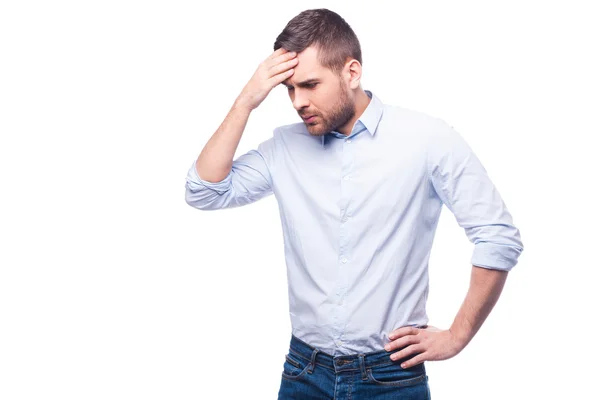 Jeune homme frustré en chemise — Photo