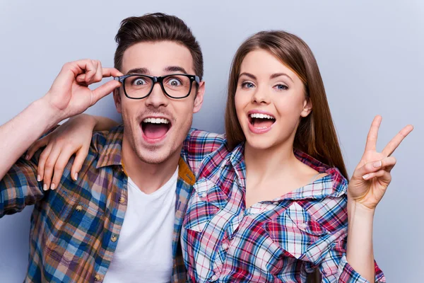 Beautiful young loving couple — Stock Photo, Image