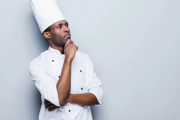 Joven chef africano de confianza — Foto de Stock