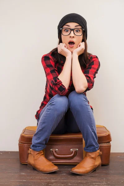 Surprised young woman in headwear — Stock Photo, Image