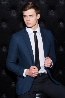 şık genç adam