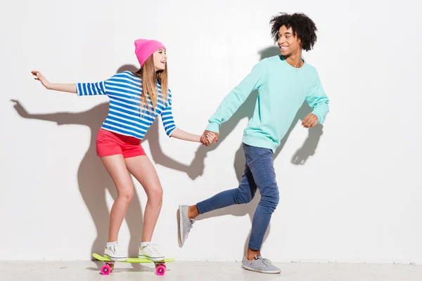 Pareja joven pasando tiempo juntos —  Fotos de Stock