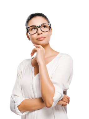 düşünceli genç kadın