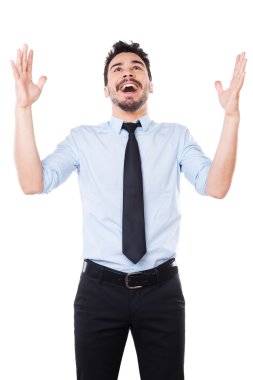 Erkek gömlek ve kravat kaldırdı silah tutmak