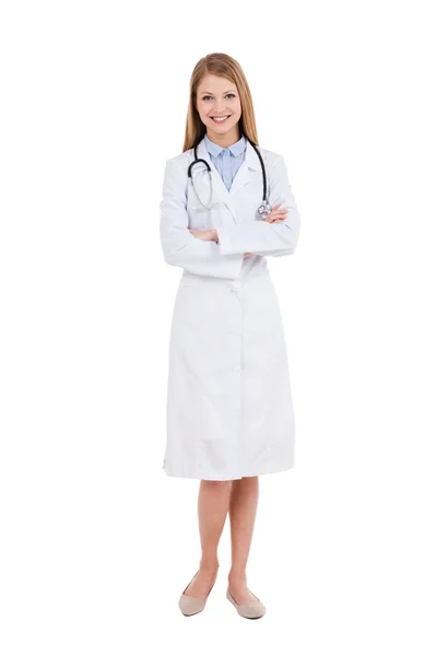 Médica feminina de uniforme branco — Fotografia de Stock