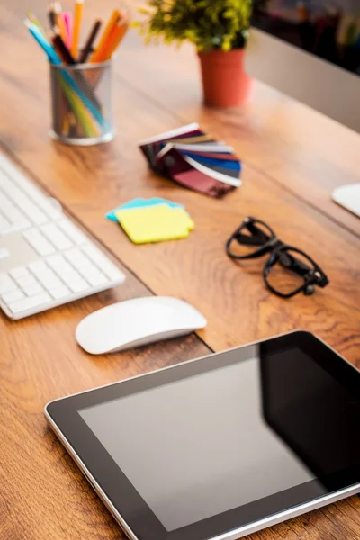 Cómodo lugar de trabajo en la oficina — Foto de Stock