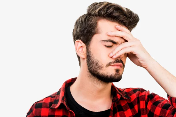 Hombre frustrado manteniendo los ojos cerrados — Foto de Stock