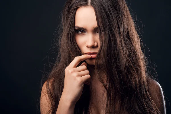 Confident young shirtless woman — Stock Photo, Image