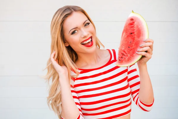 Woman holding slice of watermelon — Stock Photo, Image