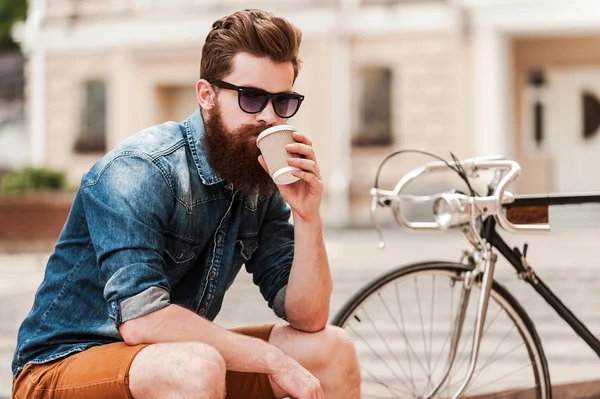 Handsome bearded man — Stock Photo, Image