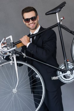 genç yakışıklı işadamı