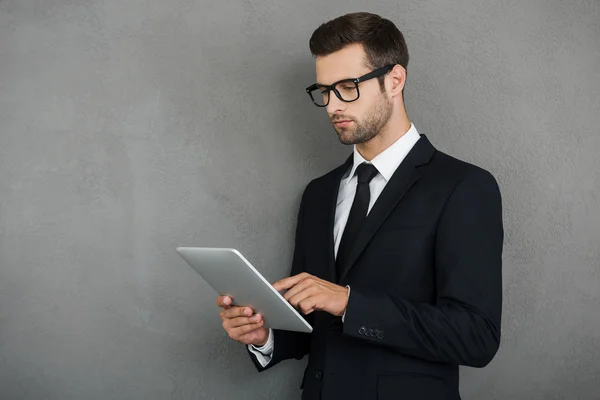 Young handsome businessman — Stock Photo, Image