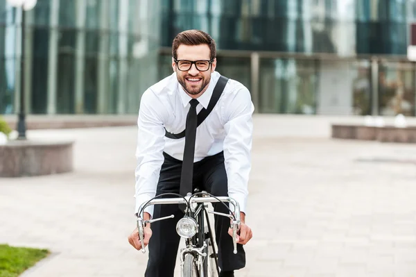 Young handsome businessman — Stock Photo, Image