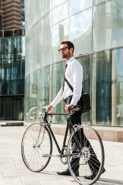 Giovane bell'uomo d'affari — Foto Stock